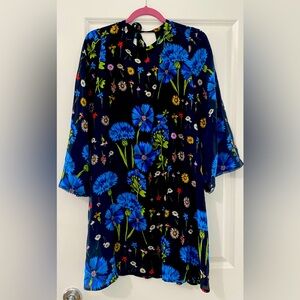 Mini garden party, bell sleeved dress